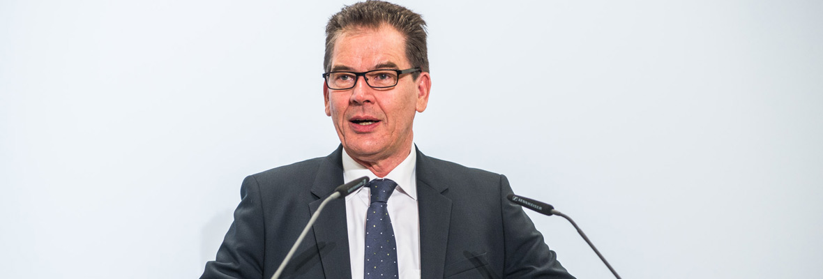 Bundesentwicklungsminister Dr. Gerd Müller am Rednerpult